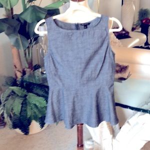 SZ 6 BANANA REPUBLIC CHAMBRAY TOP 100% COTTON ZIP BACK. LIKE NEW